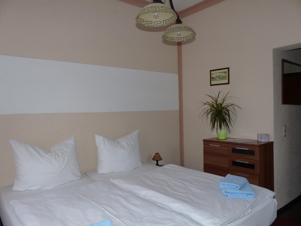 Hotel Friedchen Mit Eigener Fleischerei Artern Extérieur photo