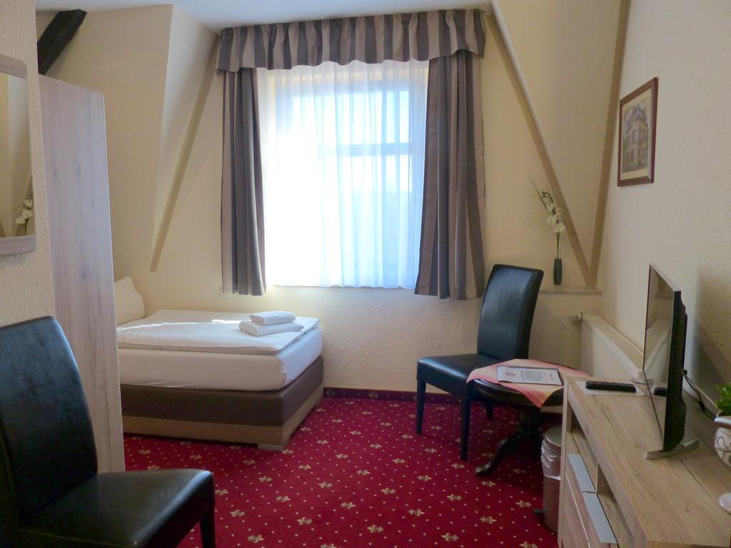 Hotel Friedchen Mit Eigener Fleischerei Artern Extérieur photo