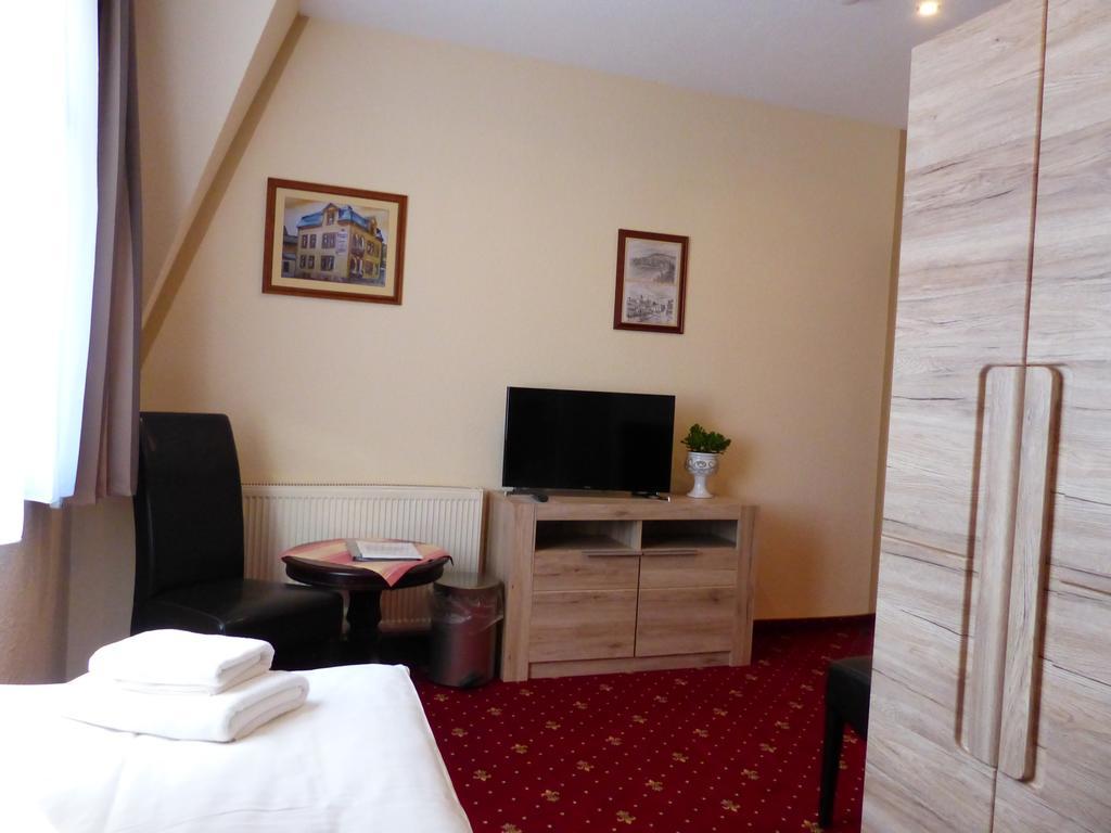 Hotel Friedchen Mit Eigener Fleischerei Artern Extérieur photo