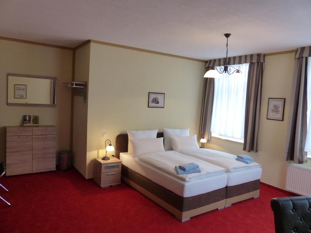 Hotel Friedchen Mit Eigener Fleischerei Artern Extérieur photo