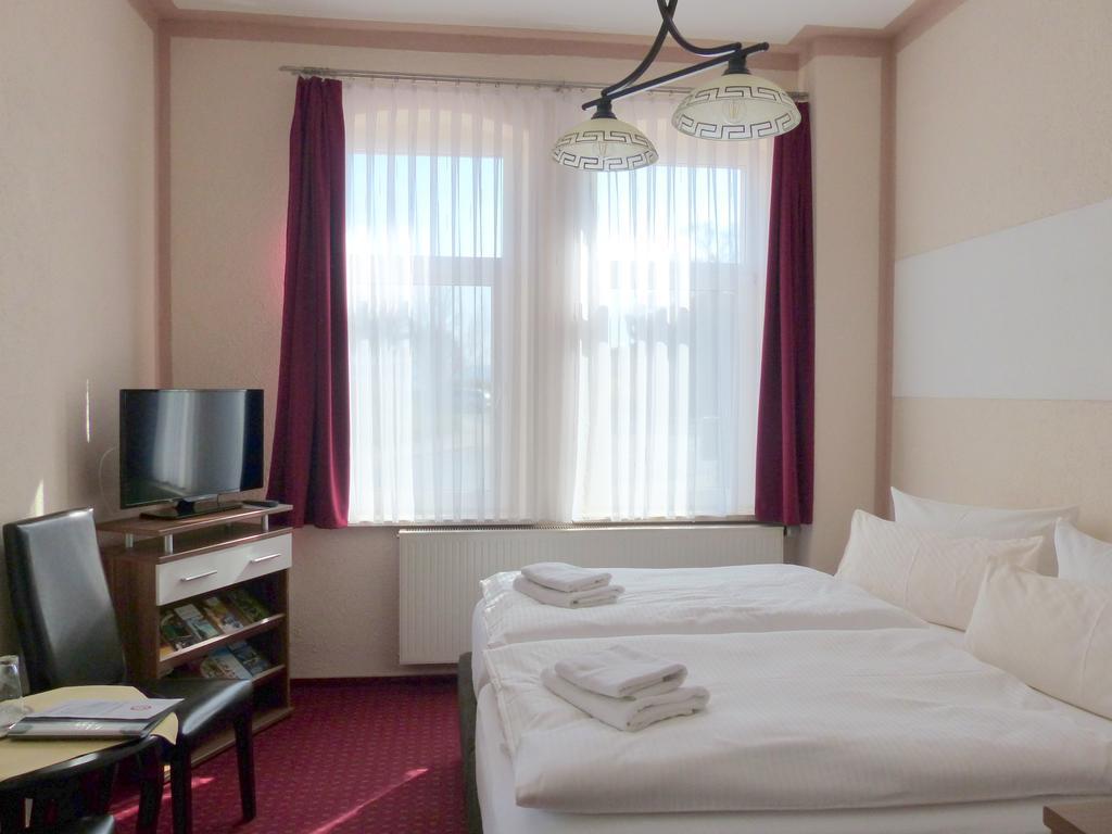 Hotel Friedchen Mit Eigener Fleischerei Artern Extérieur photo