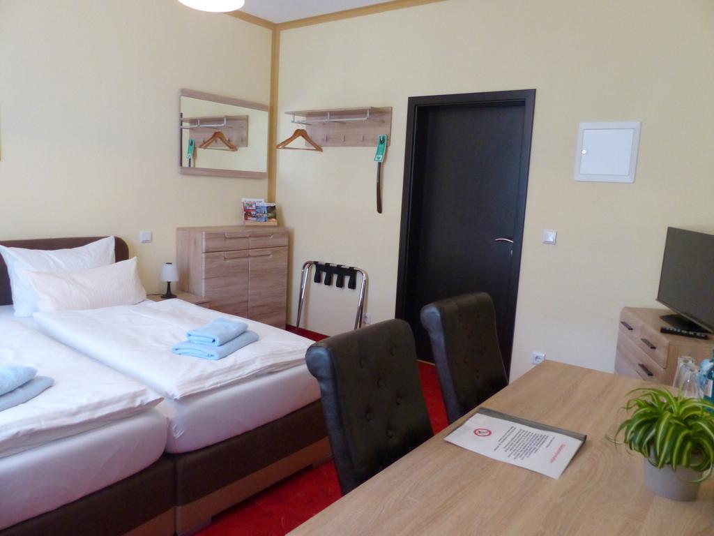 Hotel Friedchen Mit Eigener Fleischerei Artern Extérieur photo