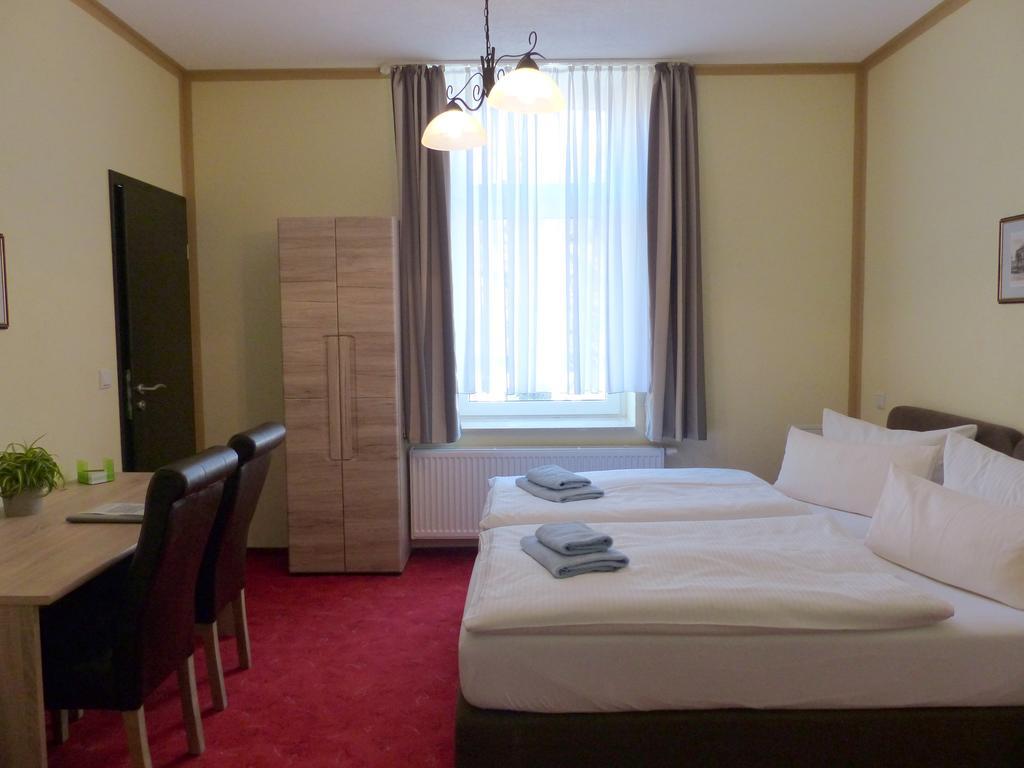 Hotel Friedchen Mit Eigener Fleischerei Artern Extérieur photo