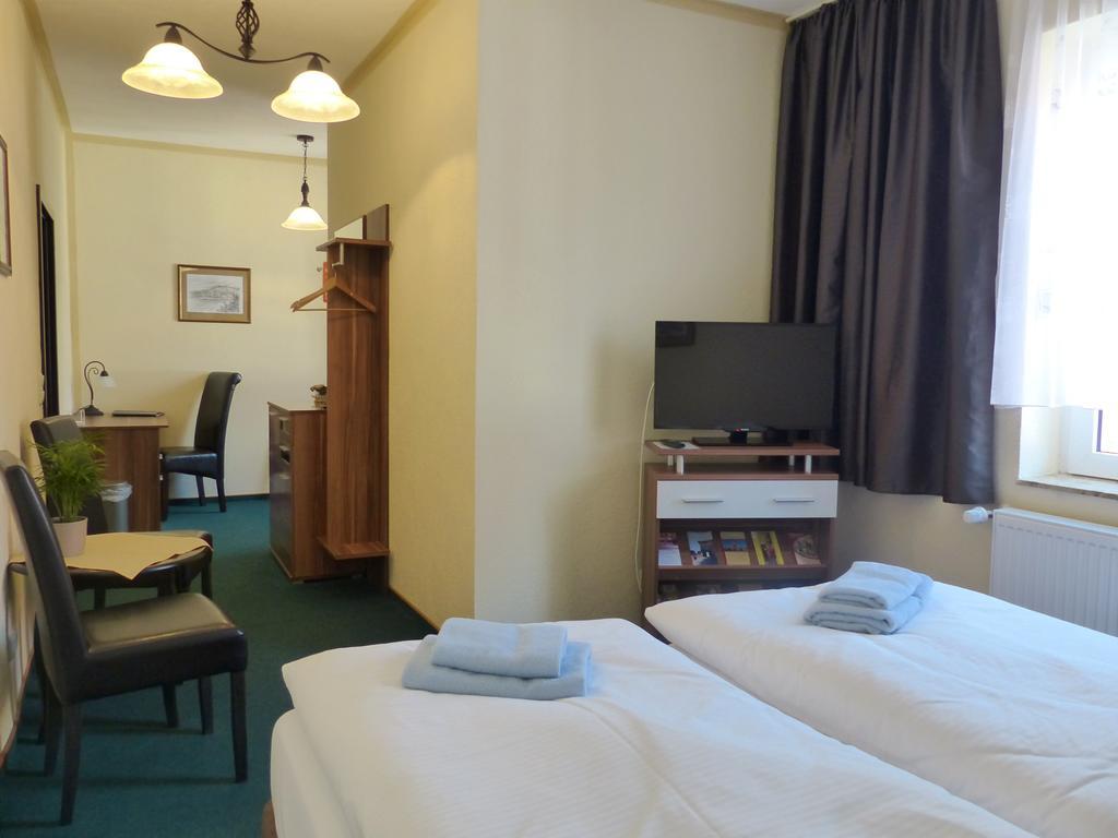 Hotel Friedchen Mit Eigener Fleischerei Artern Extérieur photo