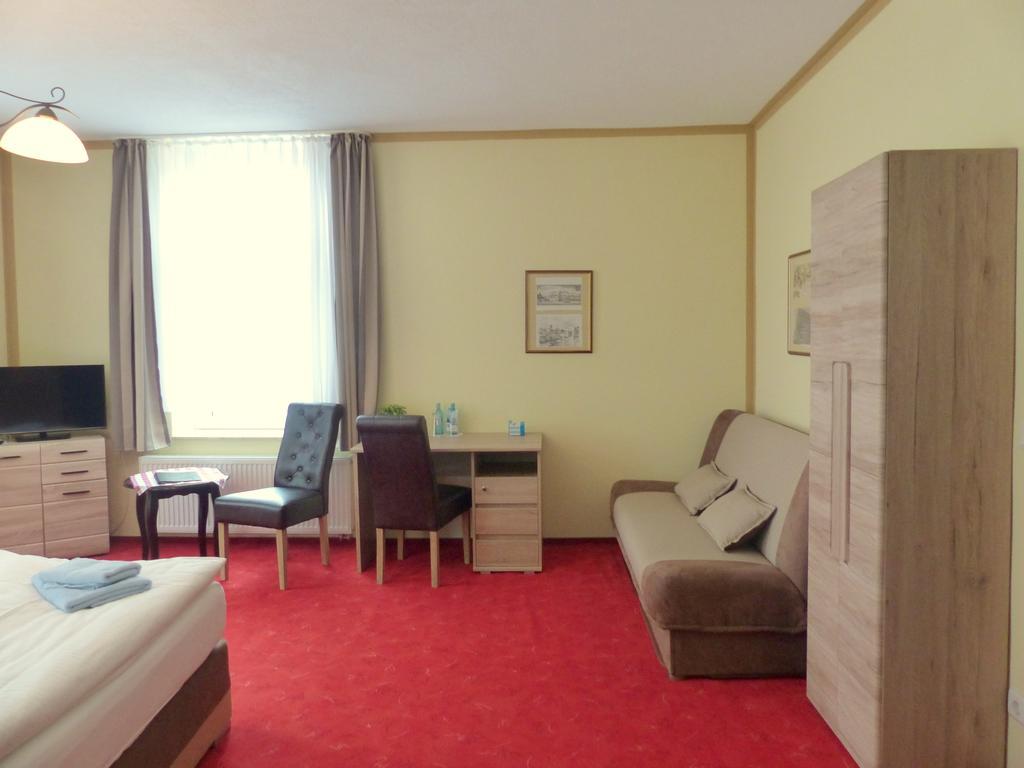 Hotel Friedchen Mit Eigener Fleischerei Artern Extérieur photo